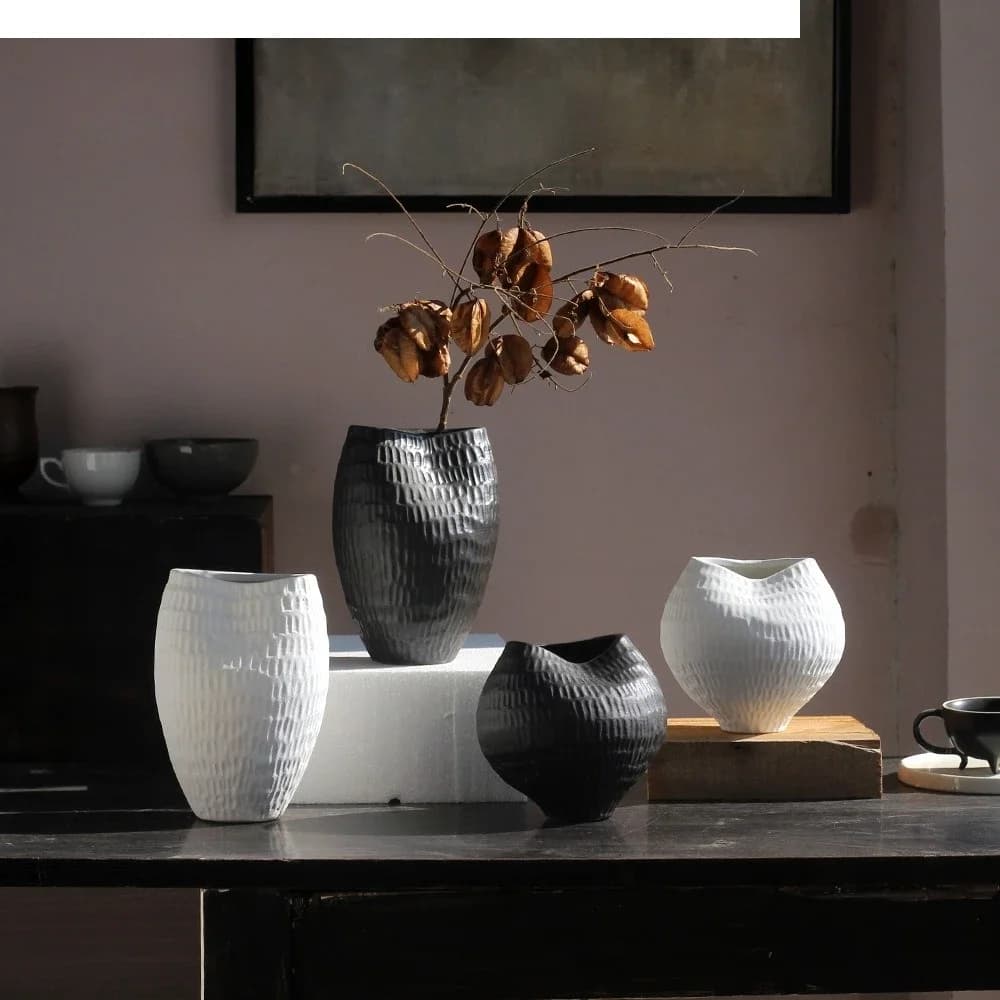 Ceramic Vase Black and White Checkered Irregular Pleats Flower Vase Hydroponics Terrarium Home Decoration Accessories