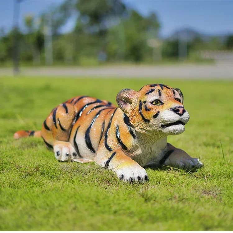 China Factory Life Size Fiberglass Lion Statue Resin Tiger Sculpture for birthday parties decor