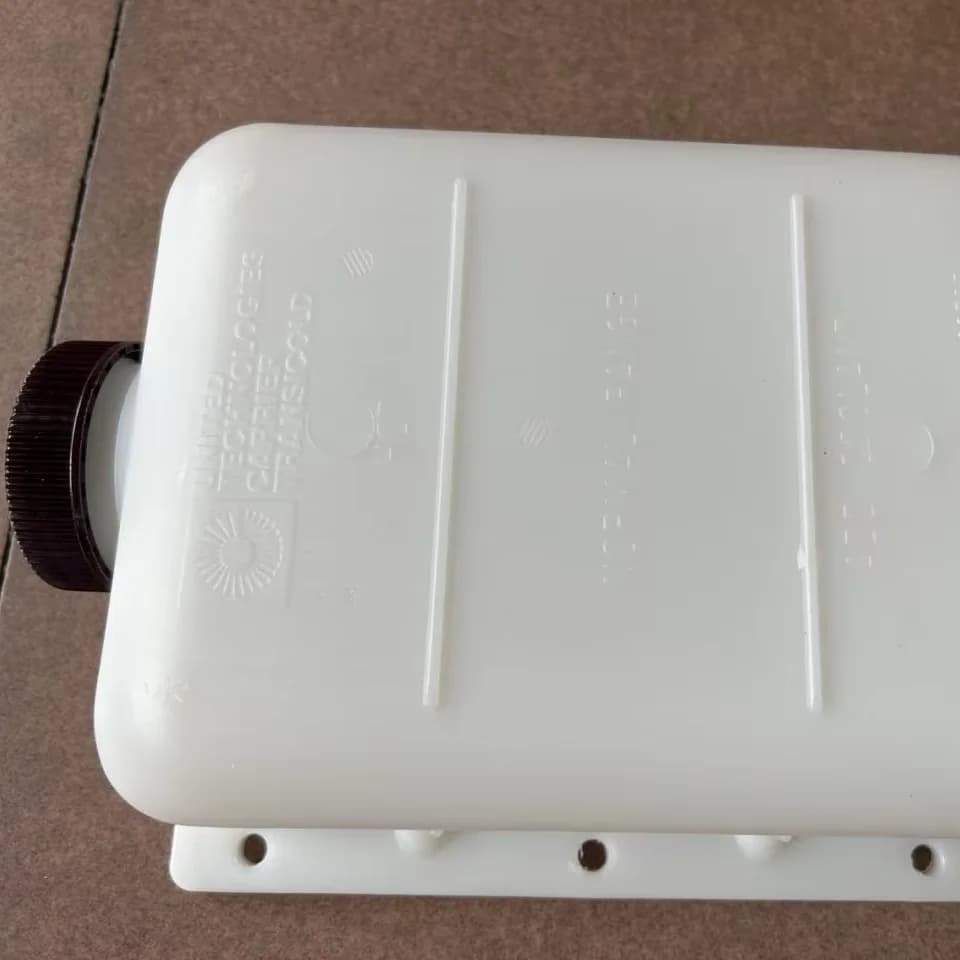 Source Factory Truck Bus Automotive Parts Manufacturer 76-00382-00 Water Coolant Expansion Tank Carrier