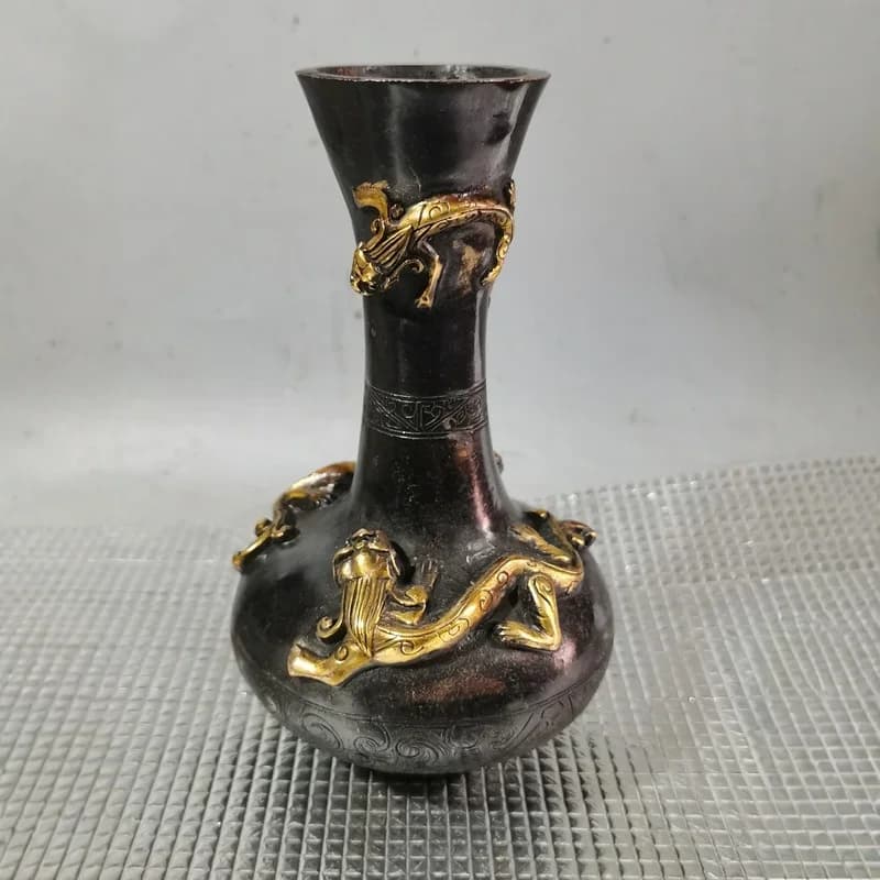 Antique Bronze Collectibles, Gilt-Plated Vase, Fine Craftsmanship, Regular Shape