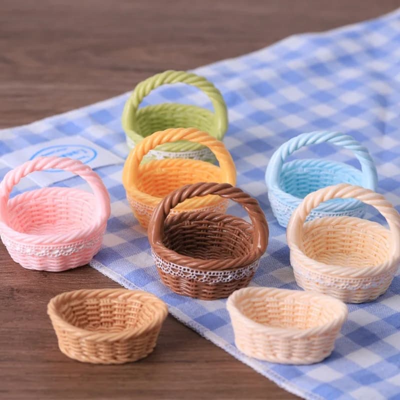 Mini Vintage Woven Basket Handbag Fruit Basket Model Dollhouse Miniature Scene DIY Resin Ornament Decoration Home Decor