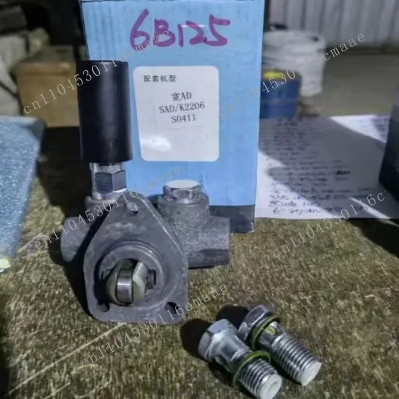 Forklift Hand Pump, Hand Oil Pump Tractor Parts Diesel Engine Oil Pump New AD, 6110, K2206