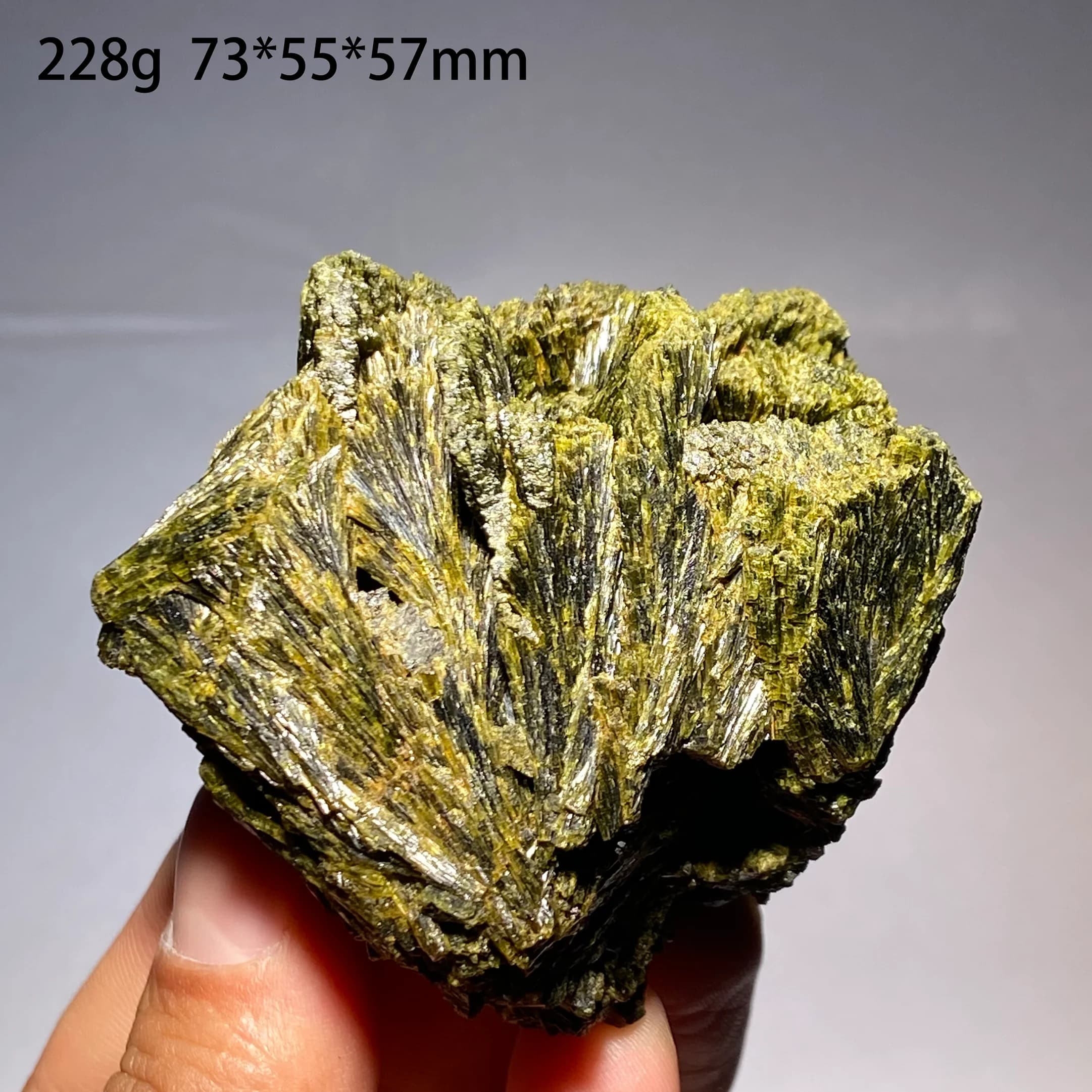 100% Natural Green Aventurine Rock Sample Meditation Feng Shui Energy Healing Gift Home Decoration Green Striped Mineral Stone