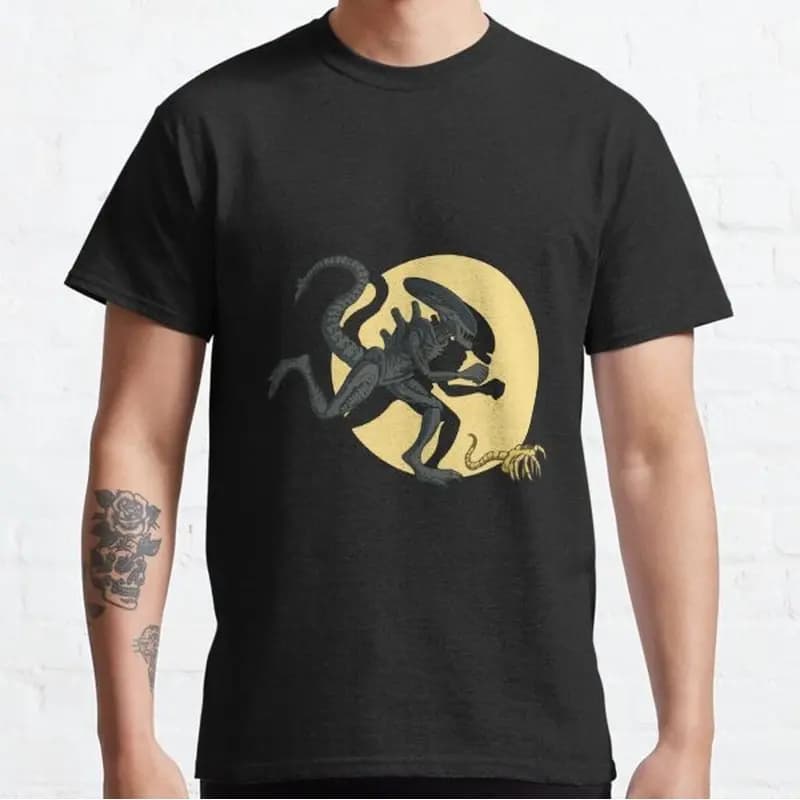 Alien Movie Graphic T‑Shirt Vintage Sci‑Fi Horror Xenomorph and Facehugger Print Tee Unisex Short Sleeve Casual Streetwear S-6XL