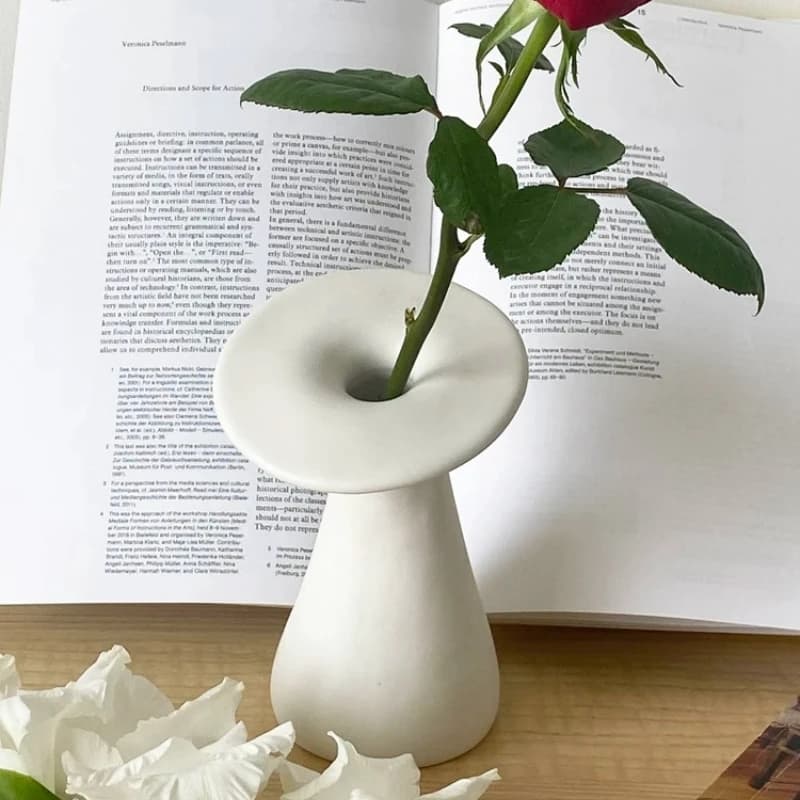 Original Design Mushroom Ceramic Vase Ornament Flower Arranger Cute Art Vases Home Decoration Desktop Decorations Room Decor