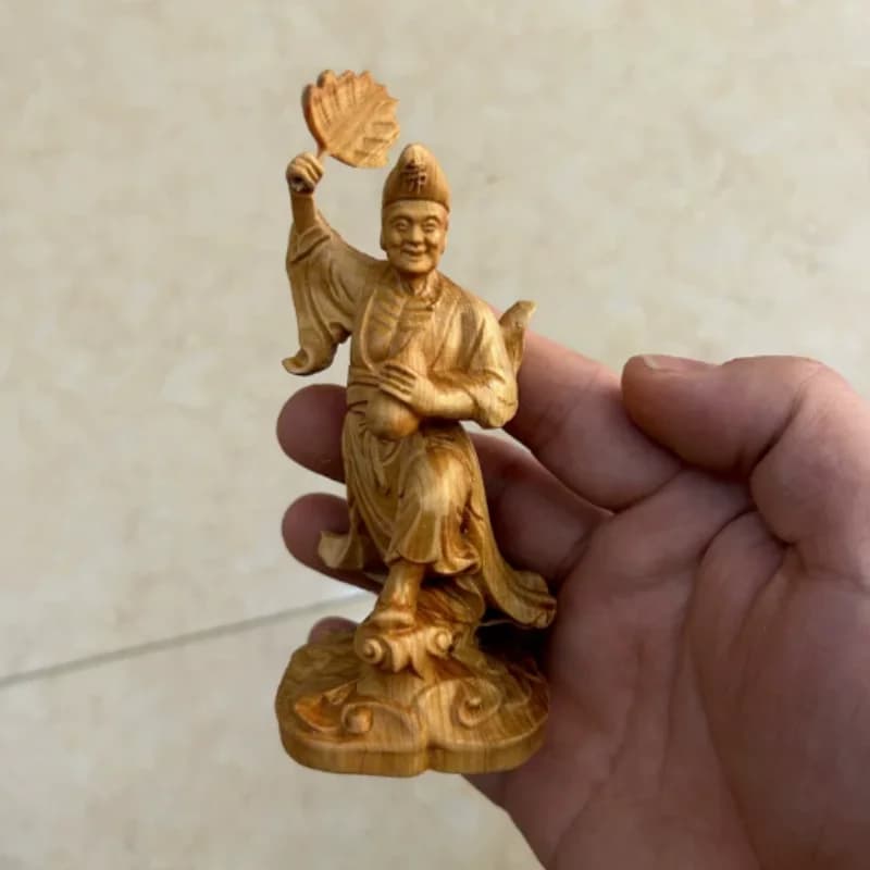 Cliff cypress wood carving car ornaments Jigong deity statue decorations creative home office desktop handicraft