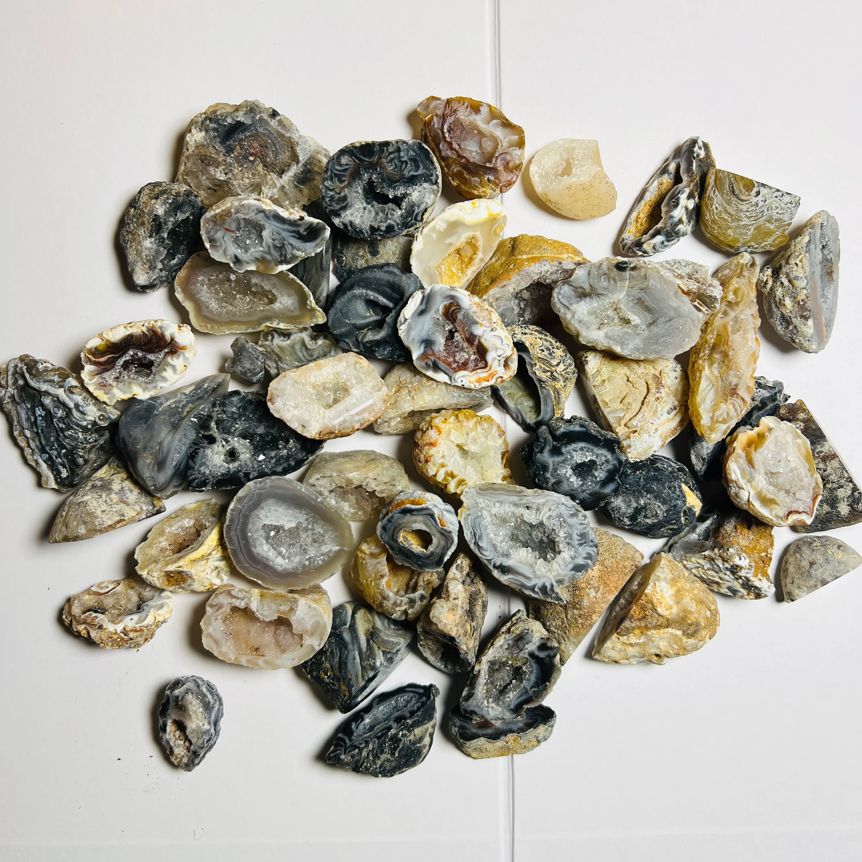 Natural agate stone, raw stone collection, stone ornaments, geological science popularization