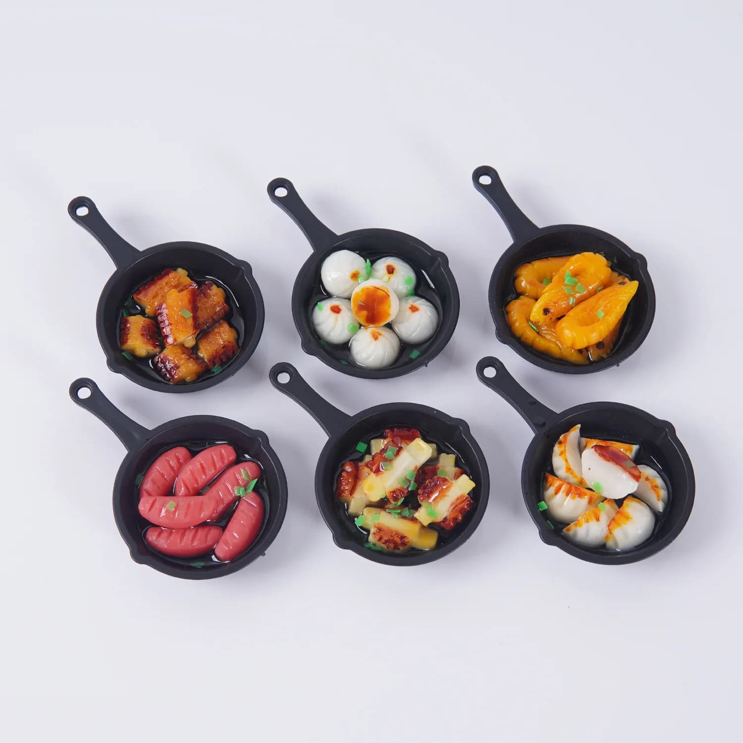 Mini Frying Pan Sausage Ribs Dry Shrimp Pan 4cm Food Model Kitchen Scene Pendant Miniatures Food Toys  Keychain Decorations