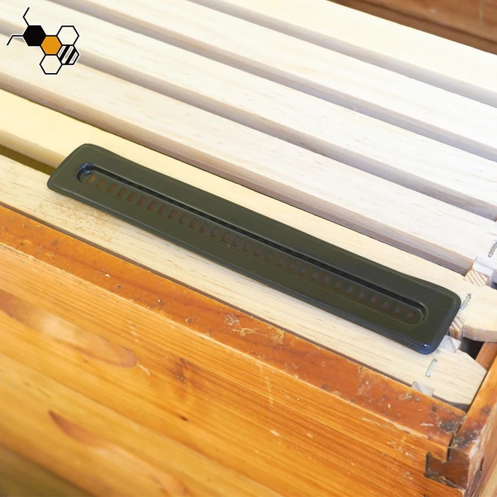 Small Hive Beetle Trap Plastic Beetle Traps for Bee Hives Beekeeping Tools