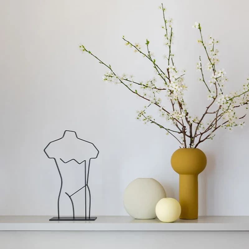 Modern minimalist style human body line art ornament, entrance home jewelry wrought iron decoration simple shape