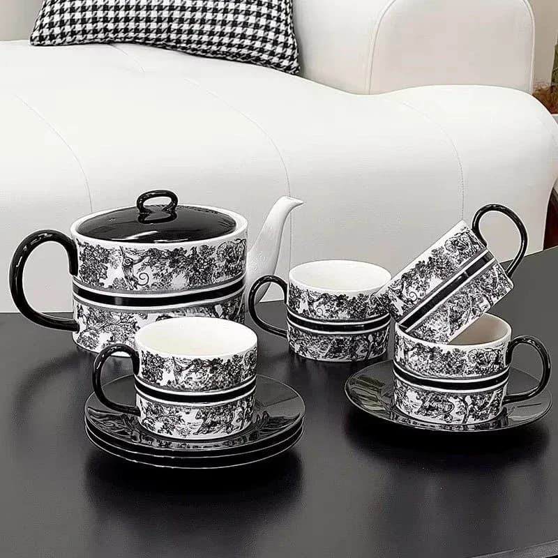 Light luxury ceramic coffee cup and cutlery set for restaurants and shops Perfect gift box set for beverages with 500ml capacity