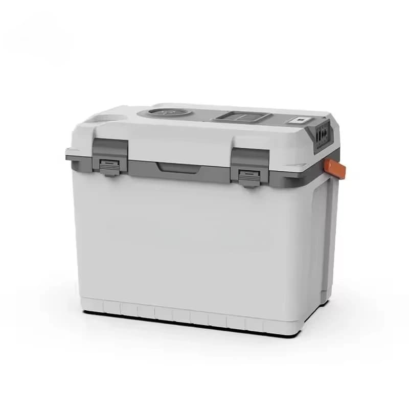 The 15-liter vehicle uses hot and cold carriers to maintain the optimum temperature of the outdoor active cooler box