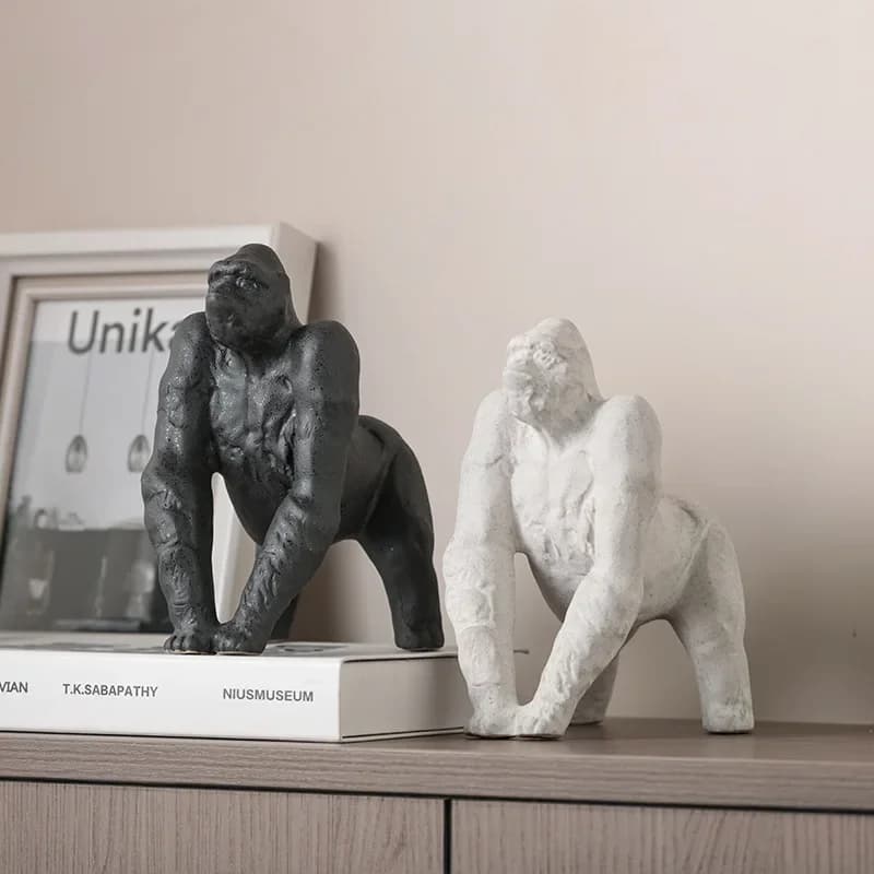 Creative Resin Gorilla Sculpture Ornaments Living Room Entrance Wine Cabinet Animal Statue Handicrafts Gifts Home Decoration