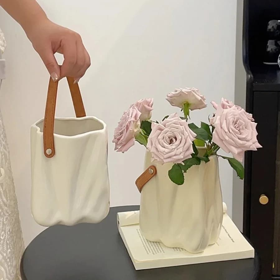 Ceramic Vase Simple Hand-held Hydroponic Flower Arrangement Dining Room Desktop Christmas Coffee Shop Dried Flower Decoration