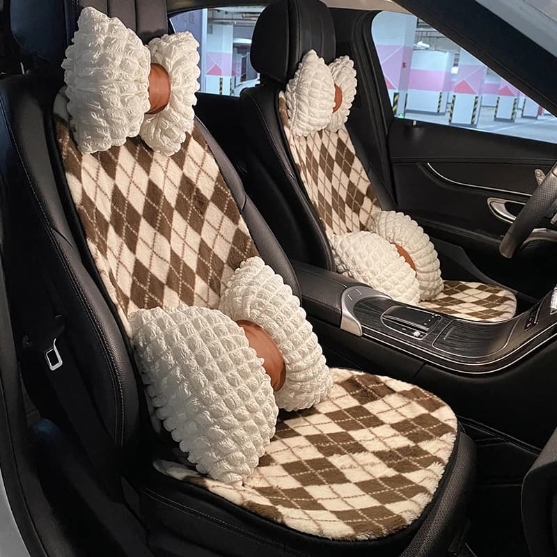 NewFour Seasons Universal Winter Plush Cartoon  Ins Fashion Universal Brown  Car Seat Cushion Cover Car Interior Ornament