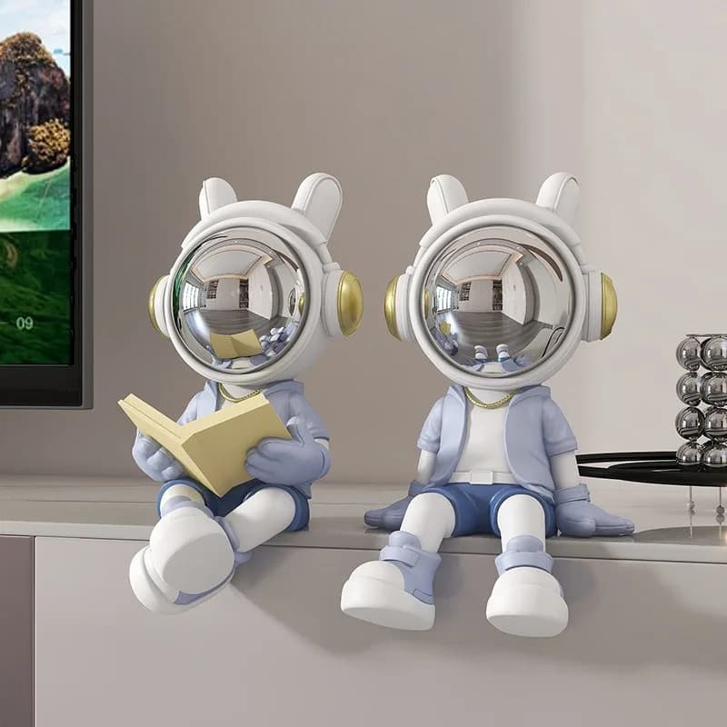 Astronaut Sitting Posture Statue, Astronaut Reading and Listening Decoration Ornament, Astronaut Desktop Home Decoration