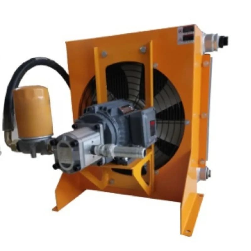 Self-circulating radiator, gear box machine, oil suction circulation cooler
