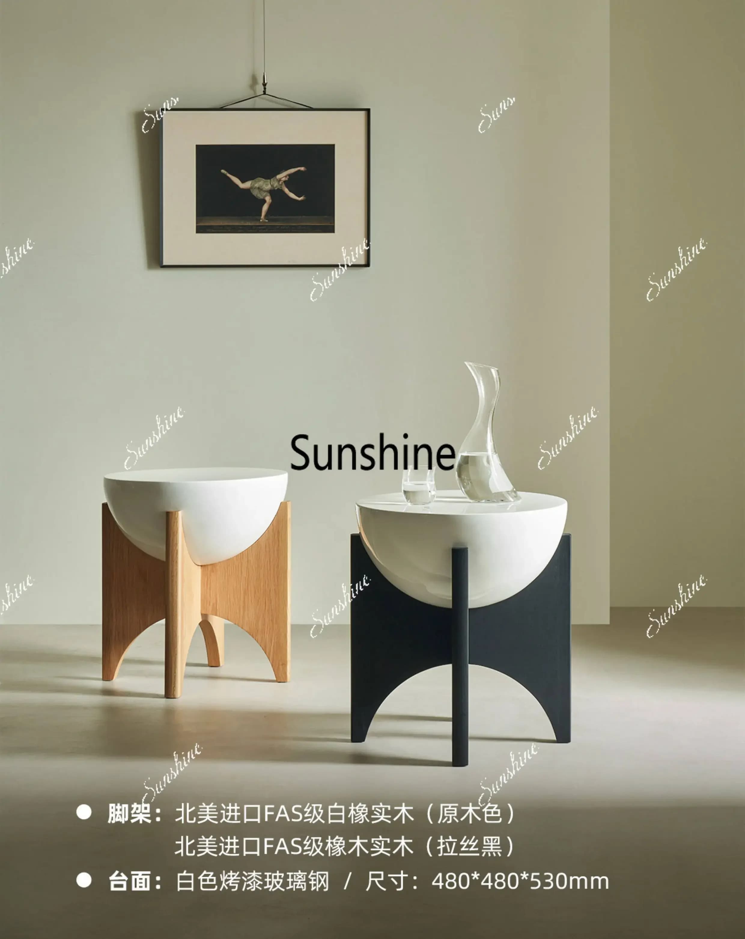 Modern retro size apartment simple small round table