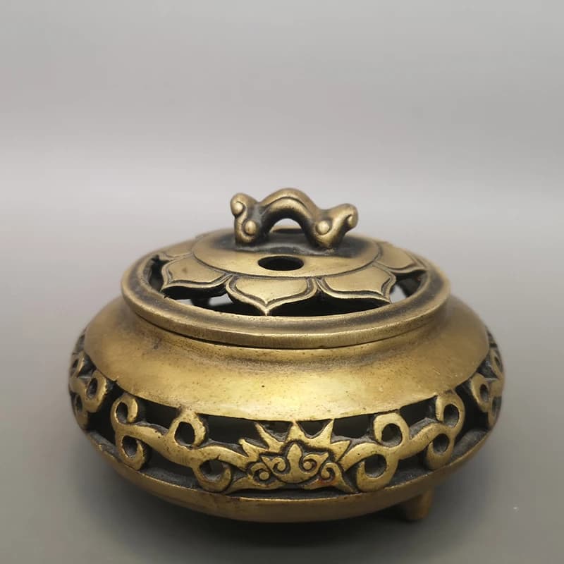 Brass with Auspicious Cloud Design, Burner for Home Living Room, Decorative Prop Incense Burne