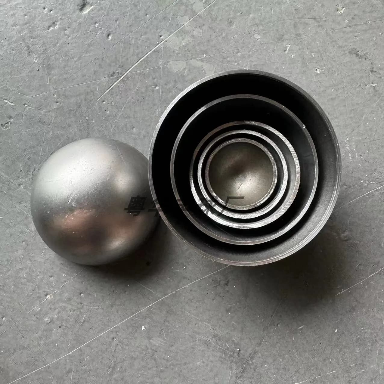 Hollow Iron Hemispheres Welding Decor 17-450mm 0.6/1/2mm Thickness Iron Domes for Lighting/Fence/Art Craft Custom Sizes