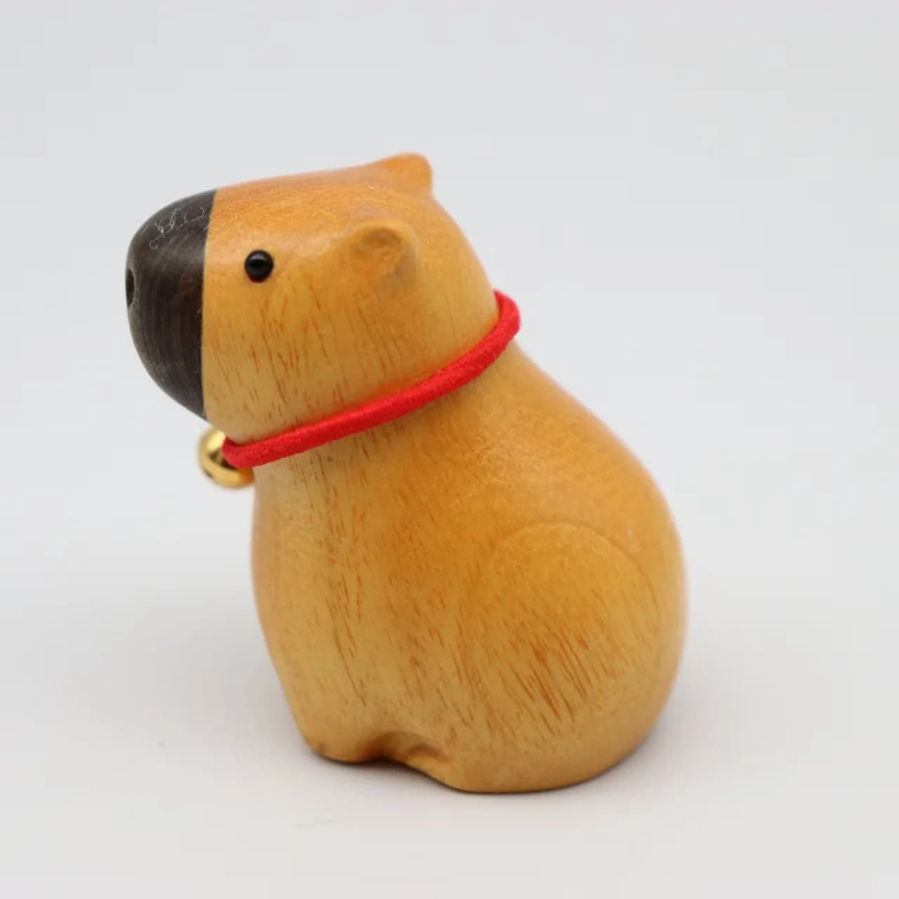 Golden Sandalwood Carved Cute Capybara Figurine Solid Wood Wenwan Hand Play Desktop Decor Craft Gift Collectible Ornament