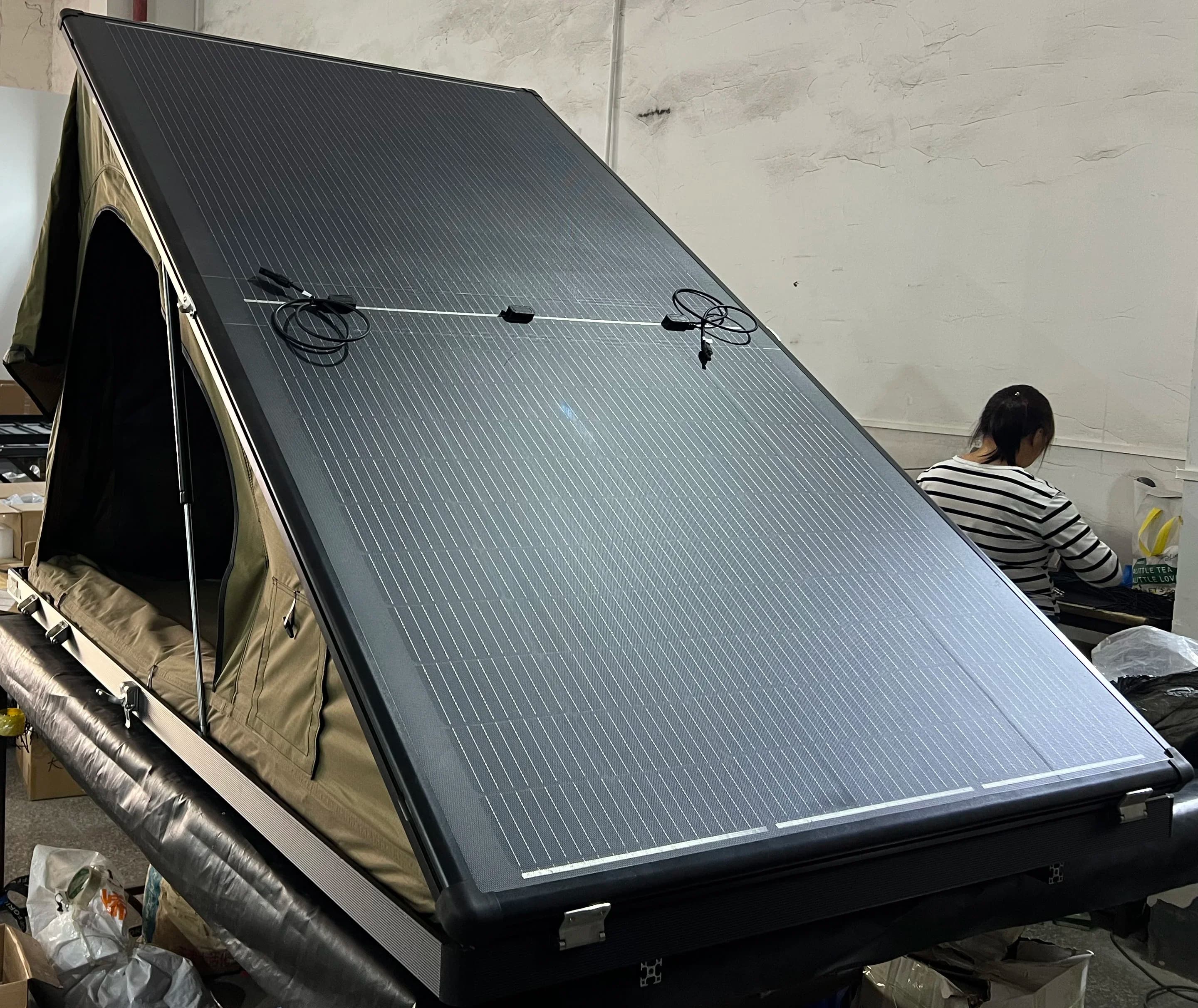 High Quality Portable Carbon Fiber Solar Hard Shell Triangle Offroad Camping Awning Lightweight Car Roof Top Tent！