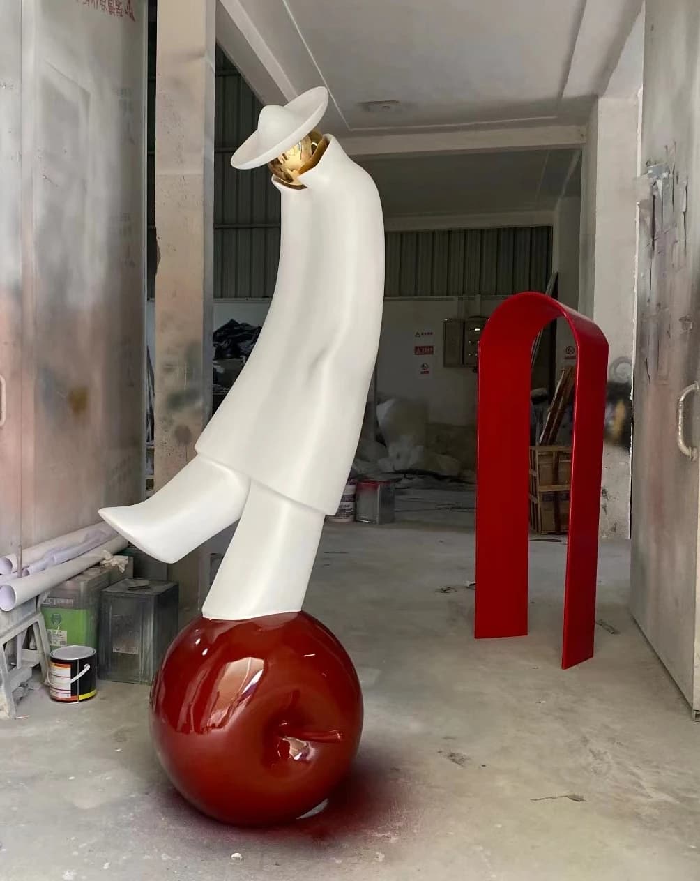 Nordic modern minimalist figure abstract sculpture ornament