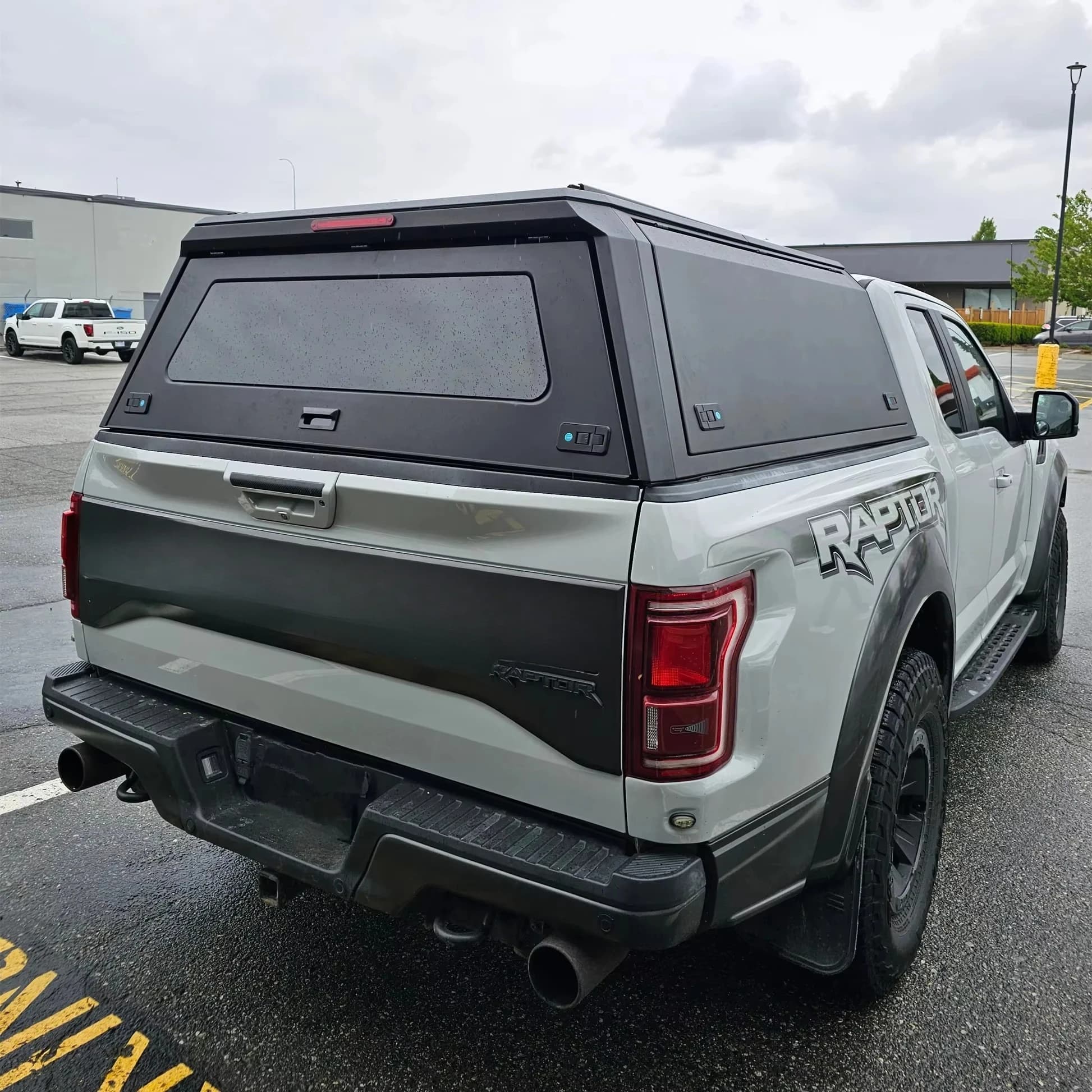 Truck Hardtop Sliding Windows Waterproof Locking Bed Cover for Ford F150 5ft Amarok Canopy