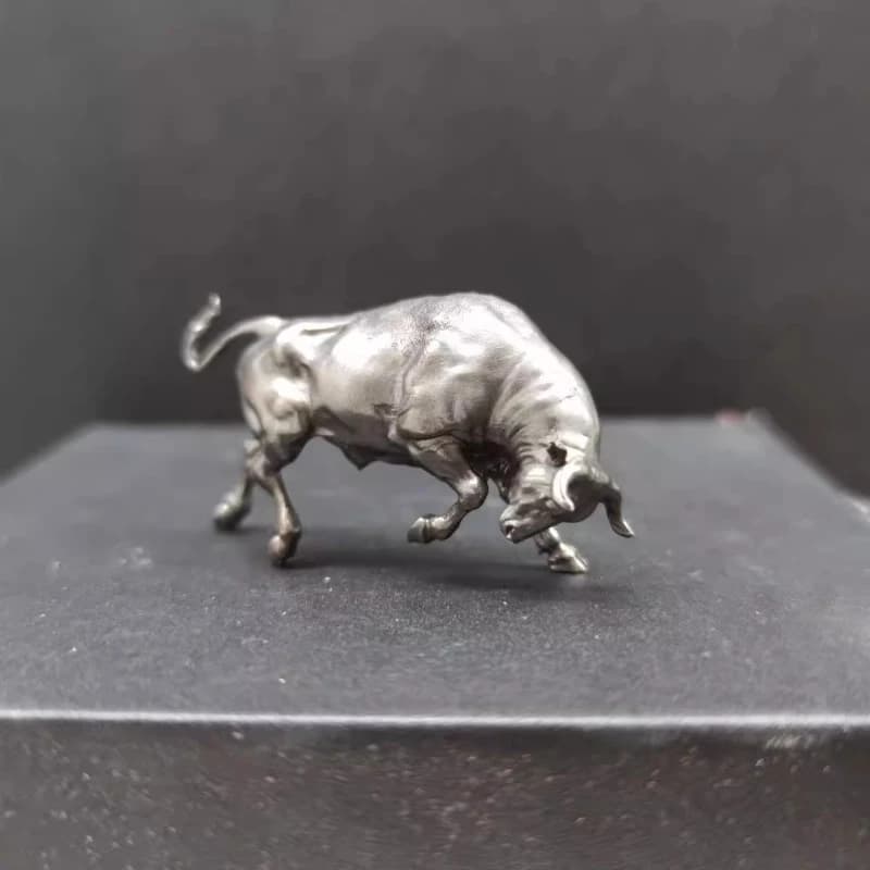 Solid Copper Antique-Finish Chinese Zodiac Ox Figurine Bullish Spirit Pioneering Ox Auspicious Mascot Decor for Desktop Home