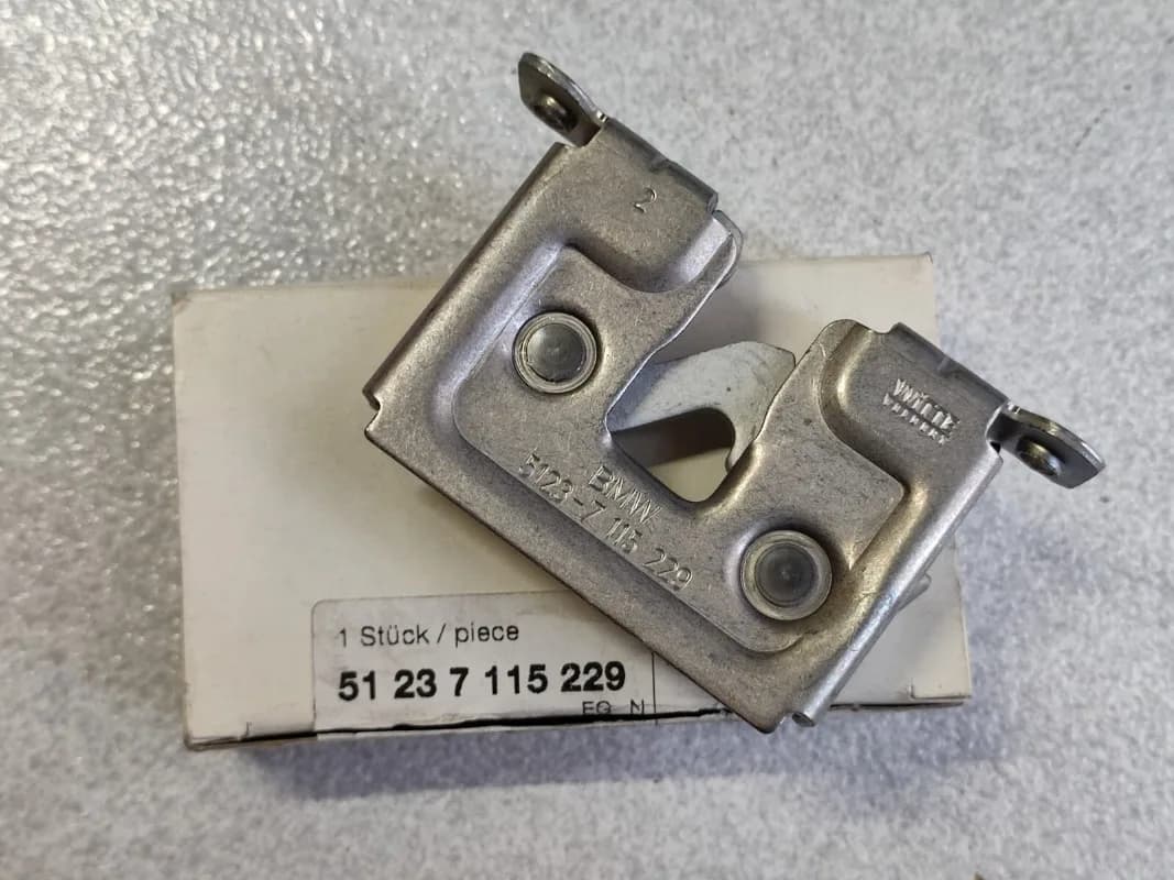 51237115229 Hood Bonnet Lock Latch Fit For BMW 1/3/5/6/X1/X3 3.0L 4.4L 4.8L