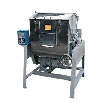 Horizontal mixer, injection molding machine, color mixer, mixer