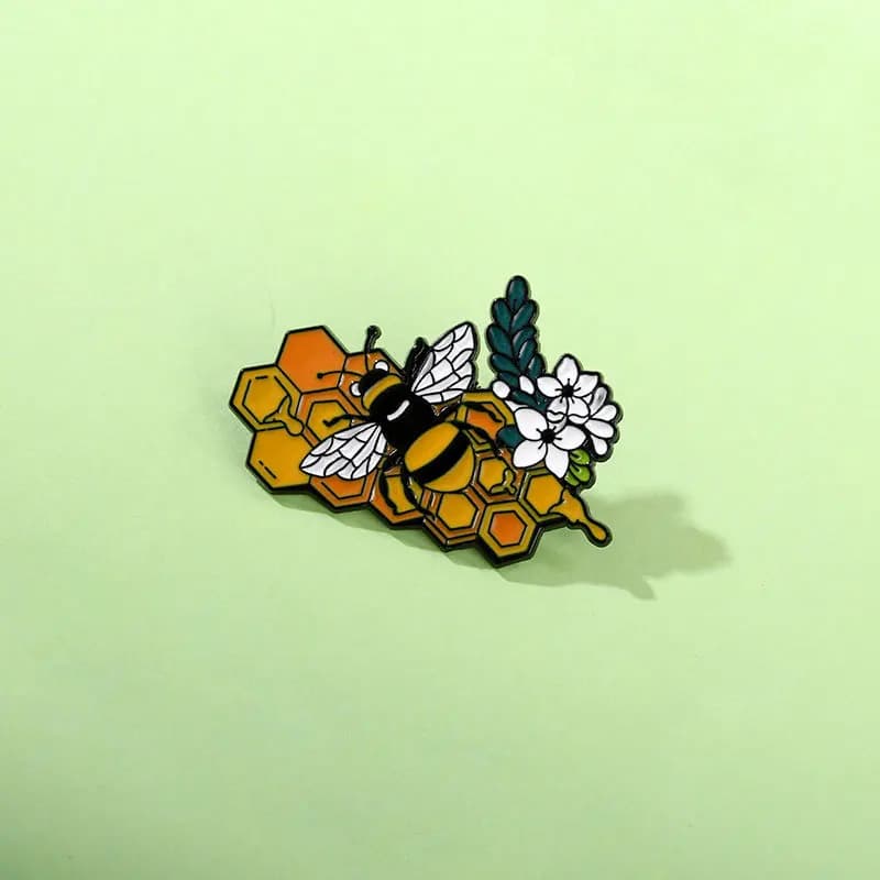 Unisex Cartoon Cute Honey Collecting Bee Brooch Metal Decorative Badge Pin For Daily Party DIY Bag Clothing Hat Accessories