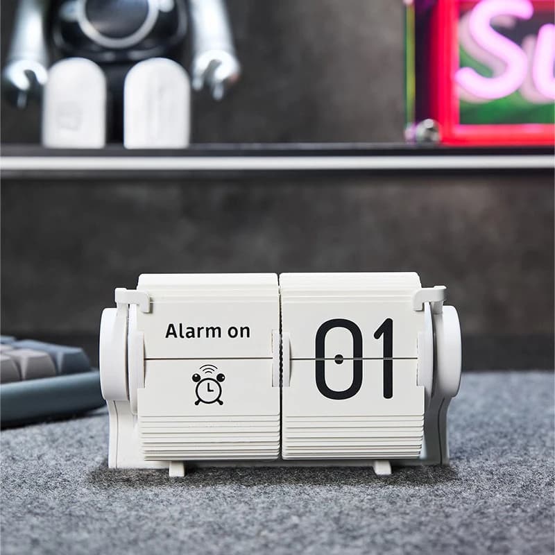 Charging Flip Clock with Alarm, Mechanical Page Turning Desk Clock, Automatic Calendar Date Display Timer for Office Home Decor