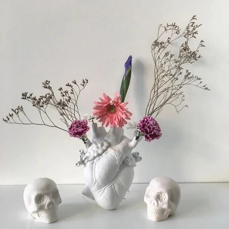 Creative Art Anatomical Heart Vase Resin Human Statue Container Desktop Home Decoration  Flower Vase Ornament