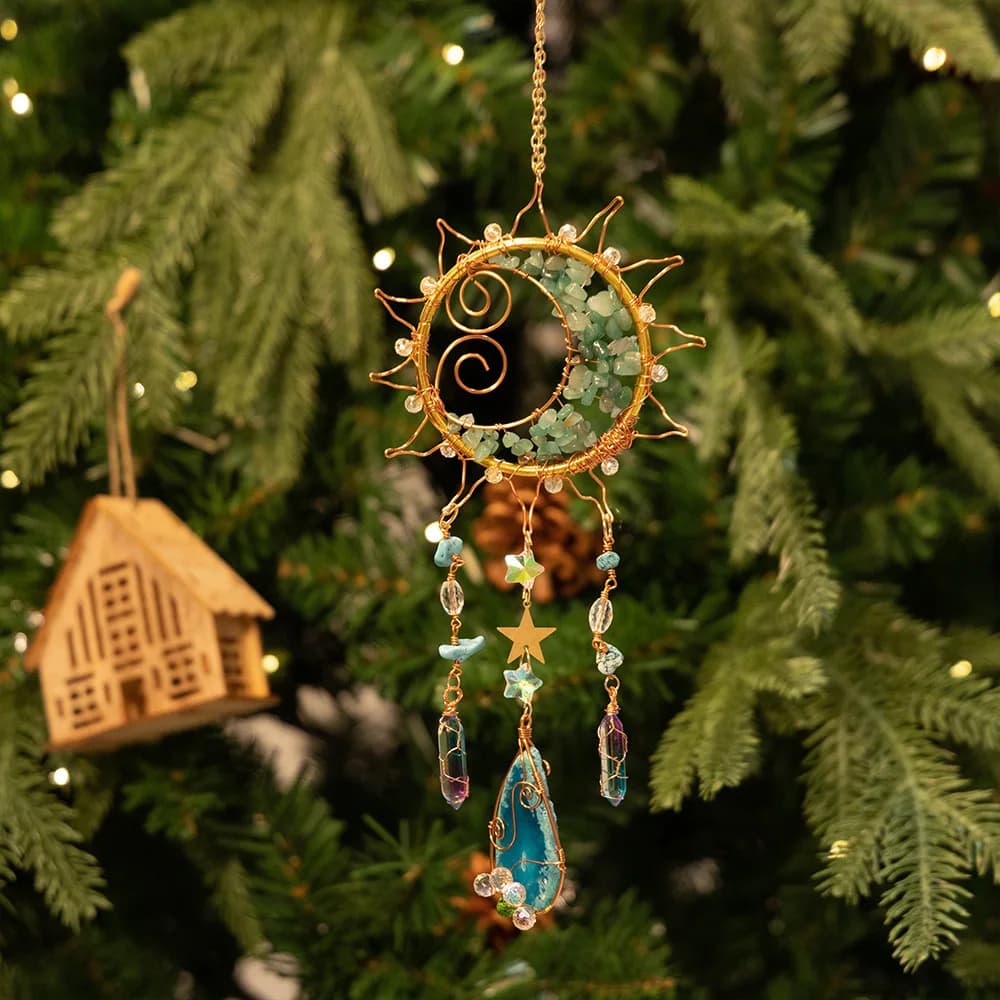 Green original stone gravel natural stone smiley face moon jewelry catcher crystal sun cross-border wind chime pendant garden