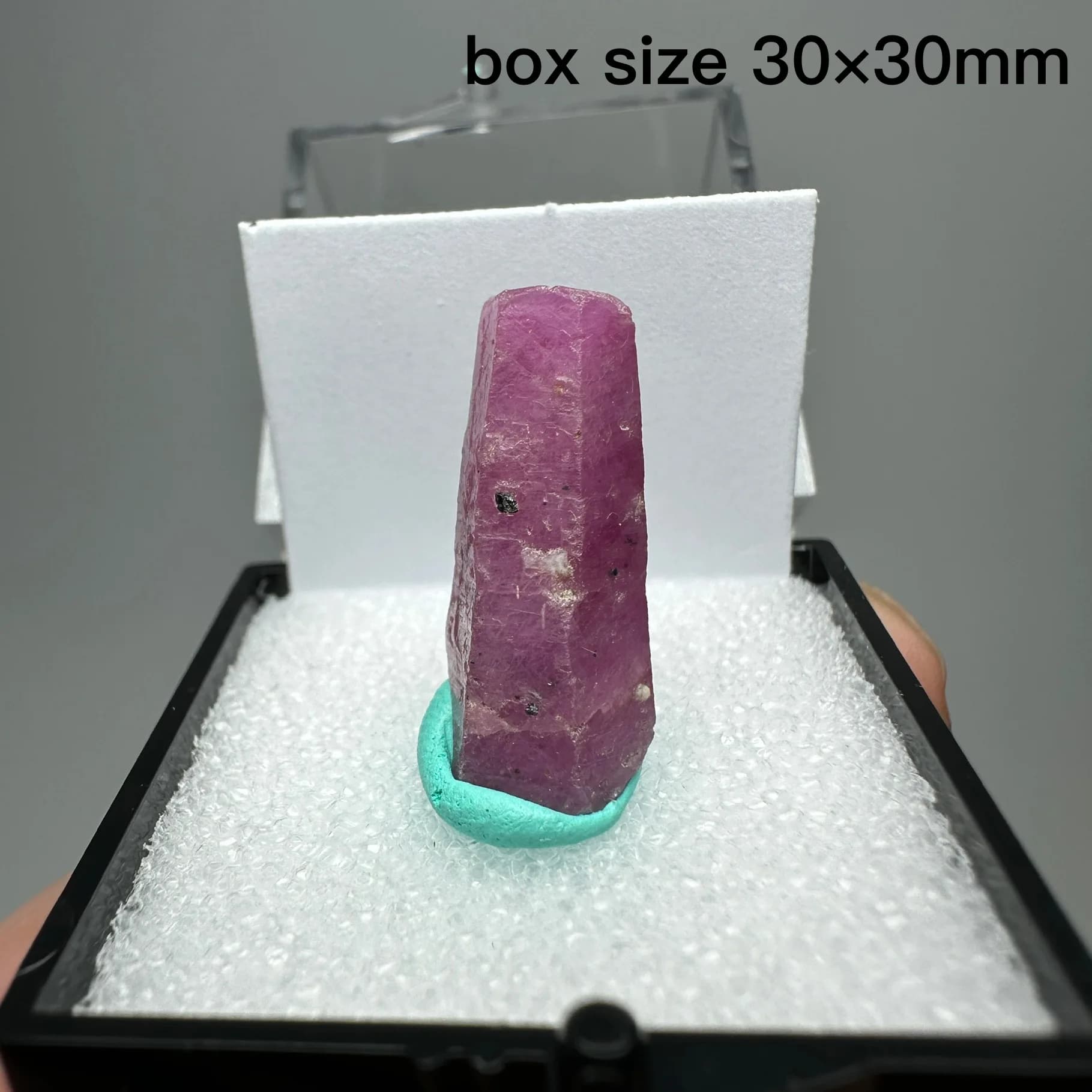 Natural Tanzanian fluorescence Ruby rough mineral specimen + box size 3.4cm + healing quartz crystals and stones rock gemstone