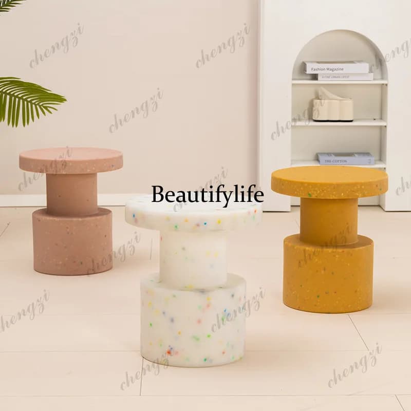 Cute Round Coffee Table Nordic Designer Mini Small Books Side Table Aesthetic Space Saving Mesa Auxiliar Living Room Furniture
