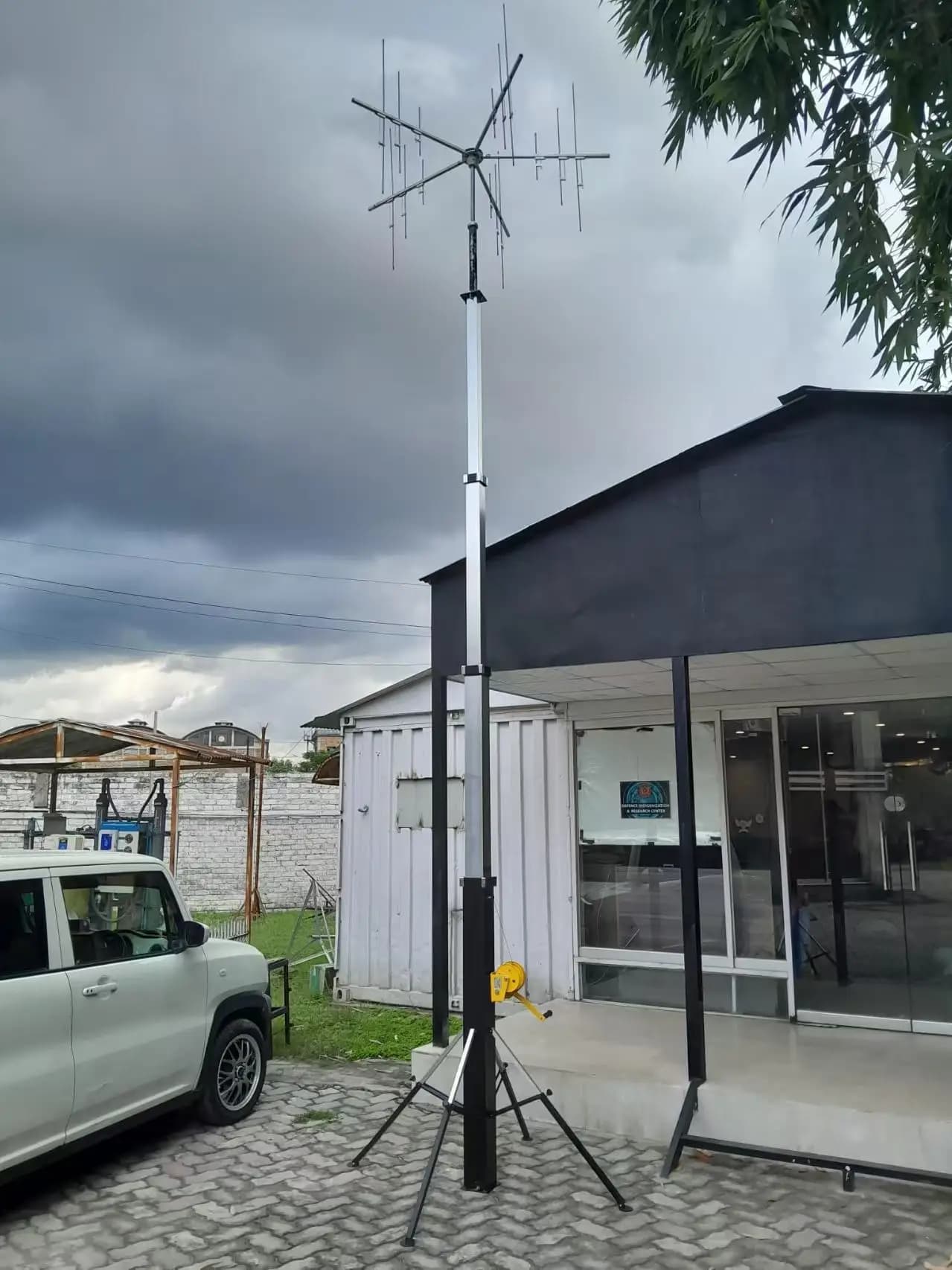4m 5m 6m 8m Floor Ground Mount Waterproof Steel Hand Crank Manual Wind up Telescopic Mast for CCTV and  Dual Dishes