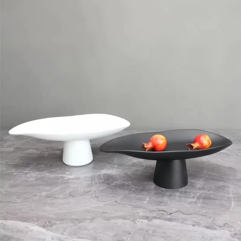 Modern Home Decor Foliaceous Ceramic Dry Fruit Plate Leaf Long Decorative Fruit Bowl Table Tray for Chocolate