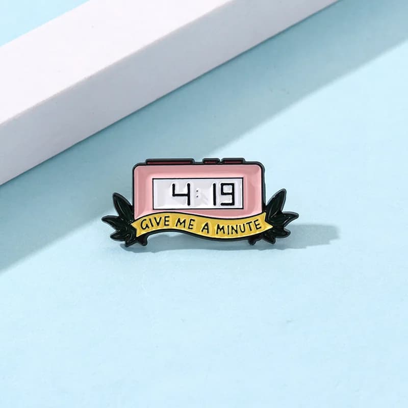 New Cartoon Alarm Clock Shape Brooch Casual Alloy Enamel Pin Badge Decorative Brooch For DIY Clothing Bags Hat T-shirt Accessory