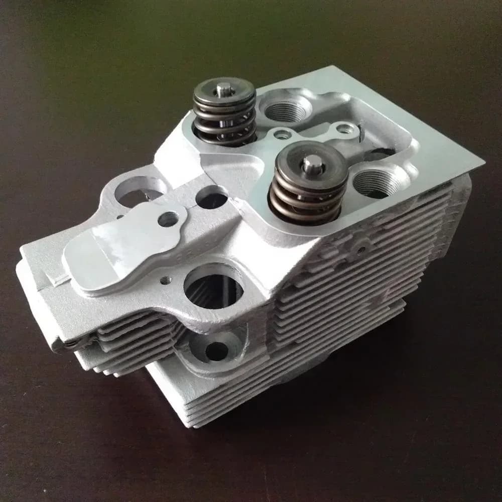 Deutz BF4L914 cylinder head assy 04235409