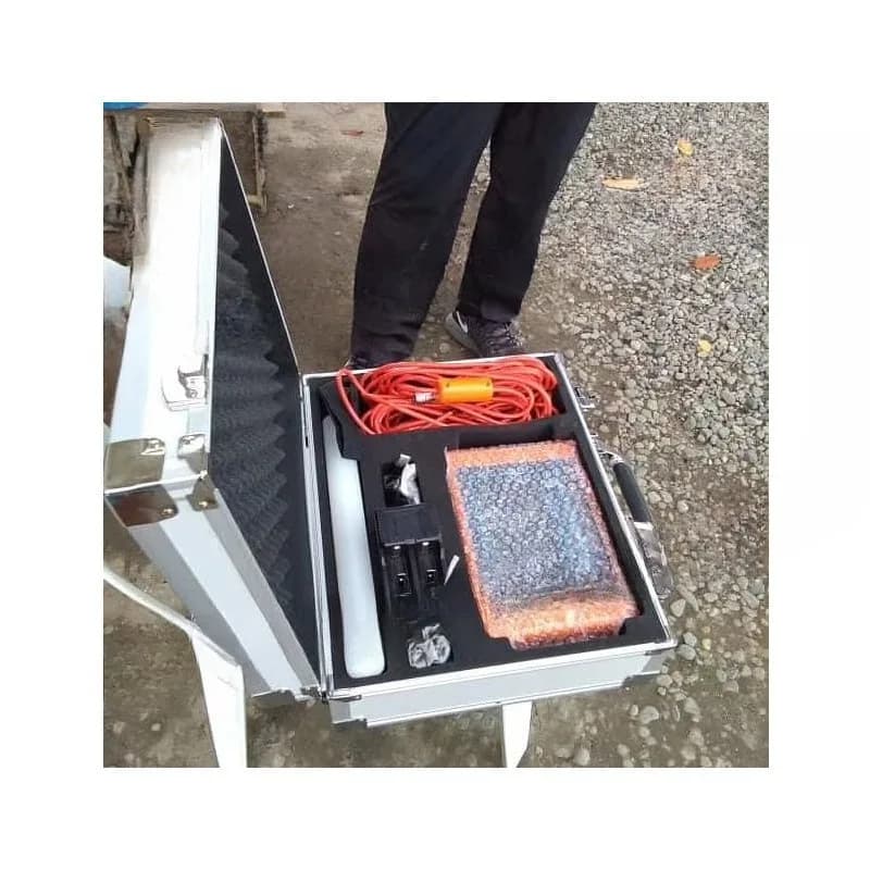 Outdoor cavity prospecting instrument, geothermal prospecting instrument