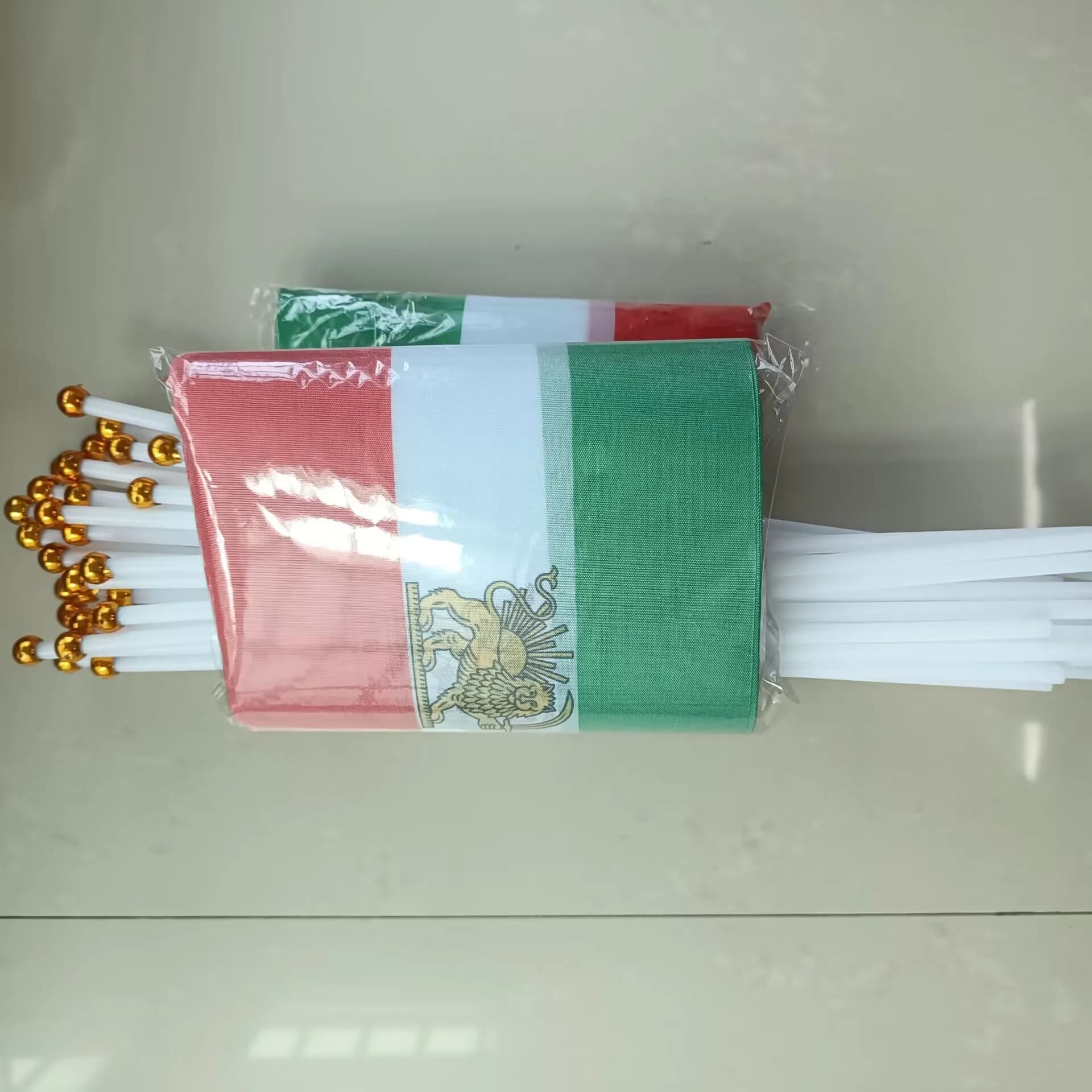 Aerlxemrbrae 14X21cm Iran Hand Waving Flag Historic Lion Crown Banner Old Constitutional Revolution Banner with Plastic Pole