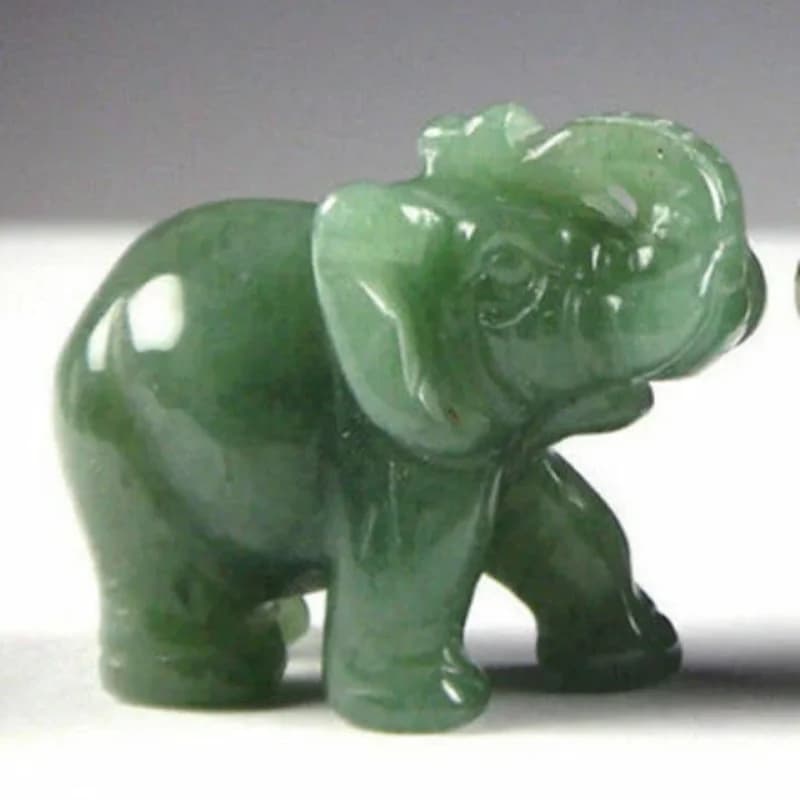 Natural Green Jade Hand Carved Elephant Figurine Mini Stone Statue Auspicious Feng Shui Desktop Home Decor Ornament