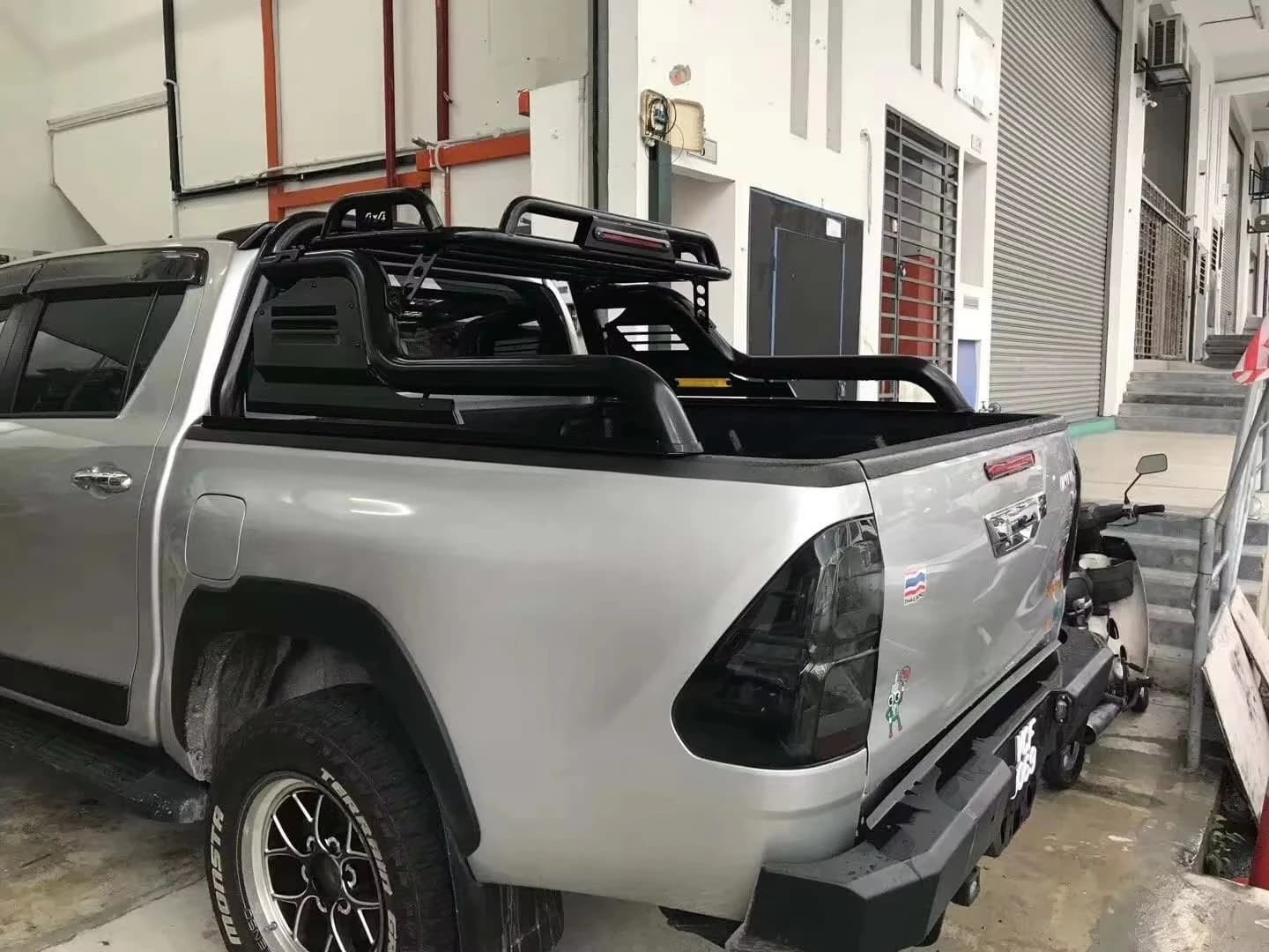 Universal 4x4 Black Steel Roll Bar  for Toyota Hilux Revo Ford Ranger Raptor F150  4x4 Roll Bar Accessories