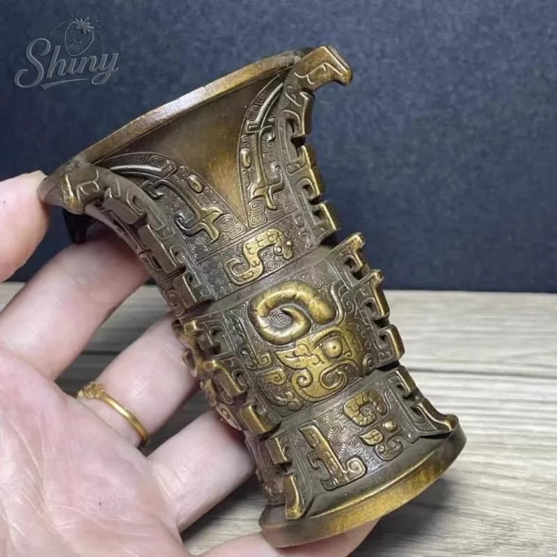 He Zun Antique-Style Bronze-Plated Pure Copper Decorative Piece for Home Decor and Antique Ornamental Artifact