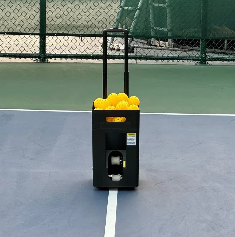 Best Selling Portable Auto Pickleball Serving Machine Adjustable Speed Pickleball Ball Machine for Home Club Coaches Training