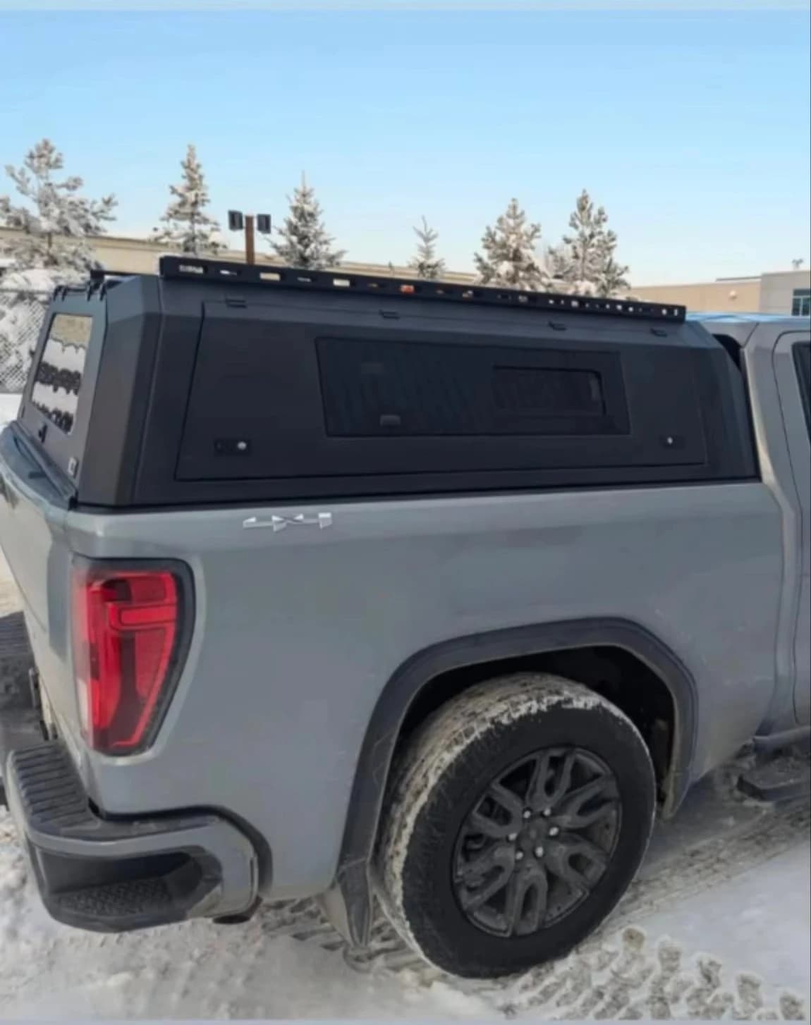 Custom-fit Heavy-duty Pickup Hardtop Canopy Waterproof Aluminum Truck Bed Camper Topper Cap for GMC Sierra 1500 2024