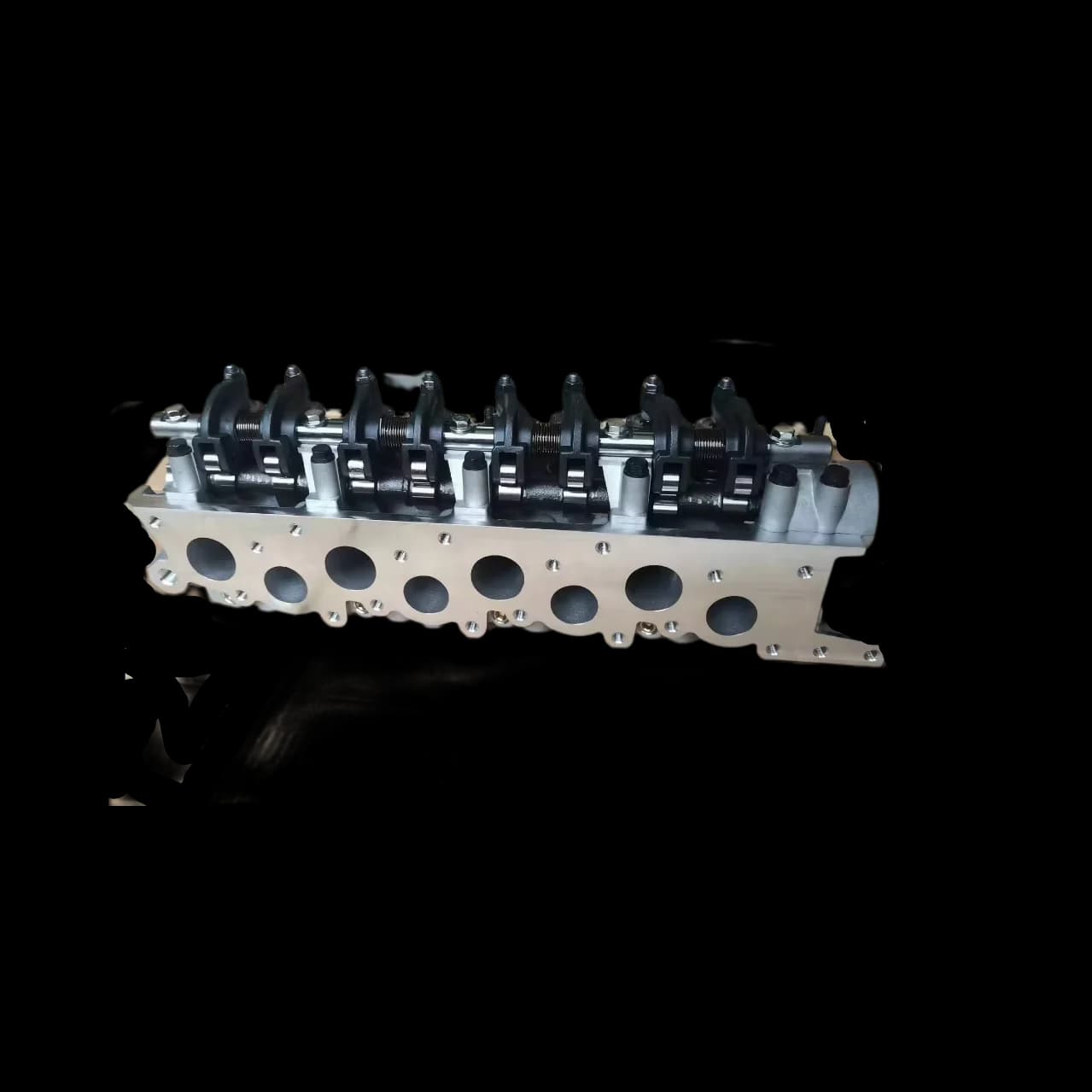 Auto Parts 4D56 908513 Complete Cylinder Head With Factory Price