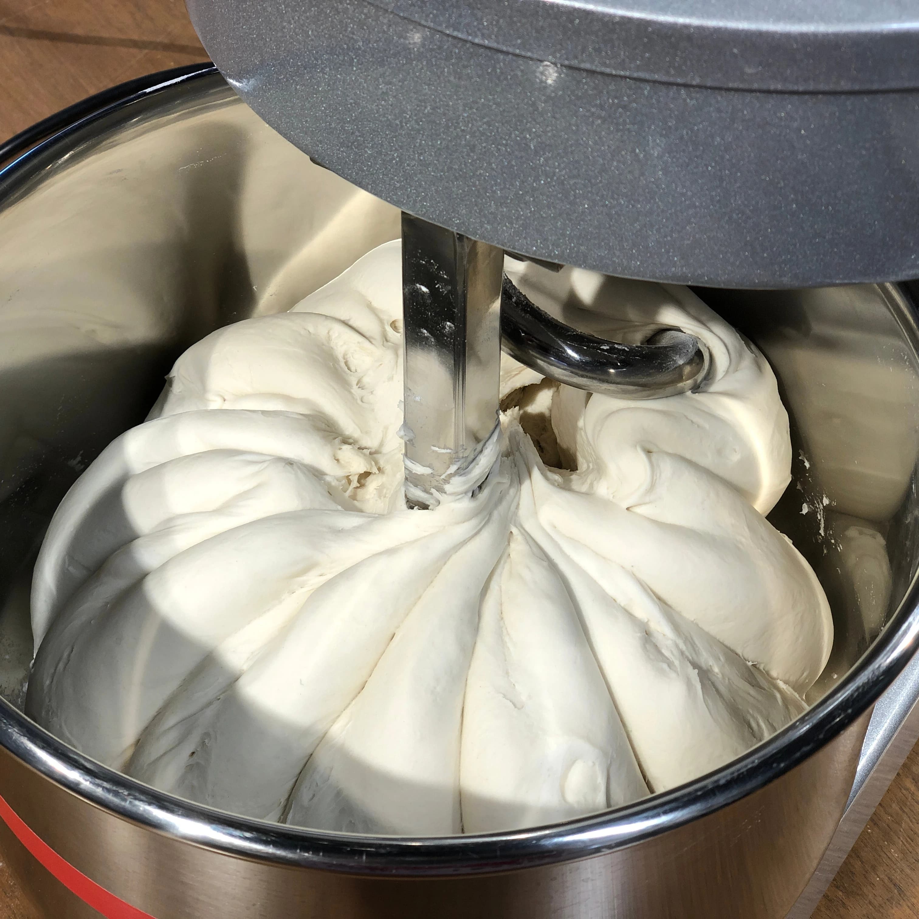 New Model 7L 0.3~3KG Flour Spiral Dough Mixer Bakery Equipment Cake Mixer Bakery Spiral Mixer with Good Price
